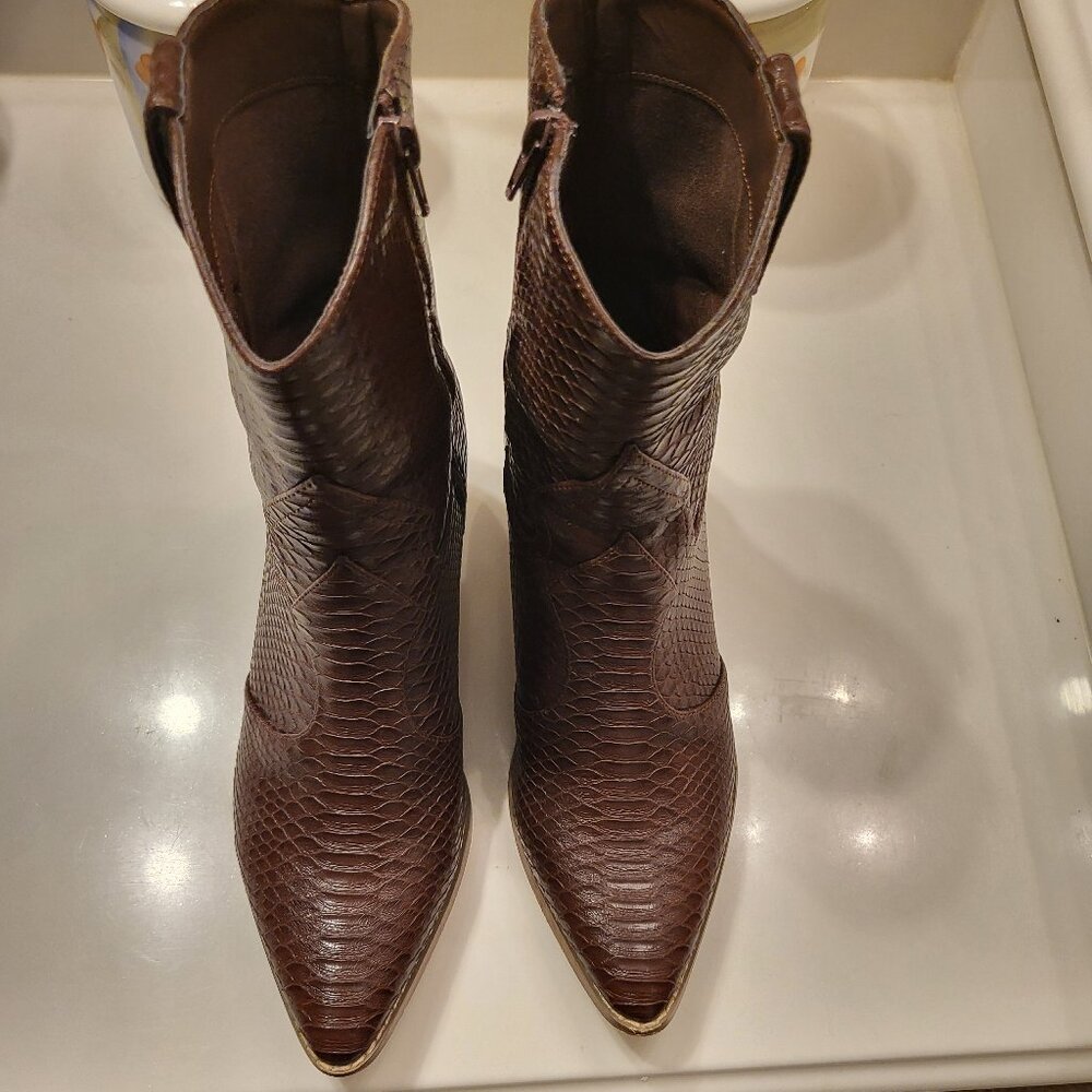 Coconuts by Matisse Bambi Boot